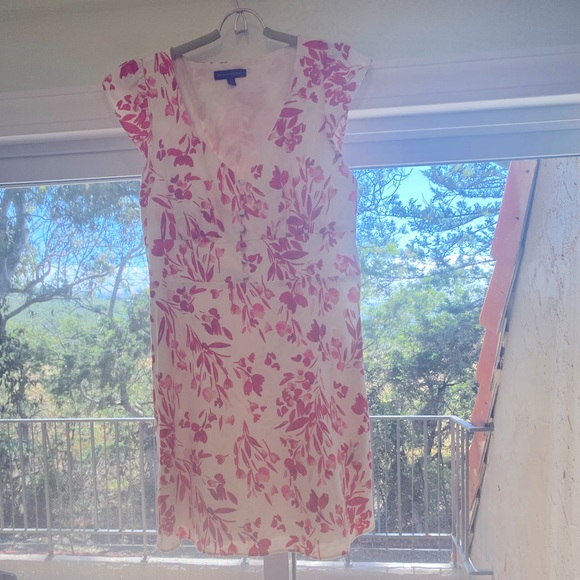 Pink floral dress from Banana Republic. Formal attire. - Picture 1 of 6